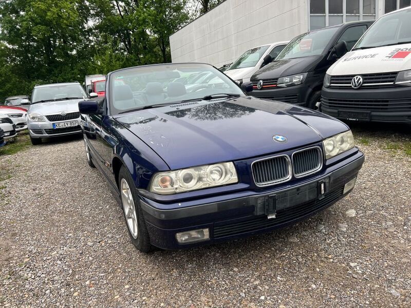 Blau Gebraucht 1996 BMW 320 Cabriolet Cabrio | 3.900 € - Bild 1/4