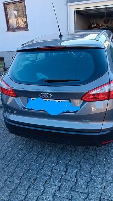 Gebraucht Ford Focus Trend 125 PS (91 kW) 2013 Braun Limousine
