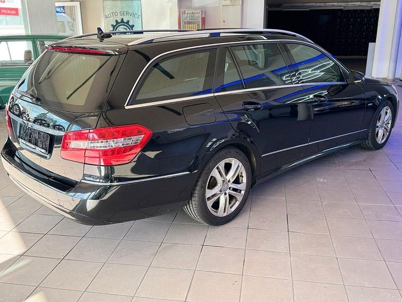 Gebraucht Mercedes E250 Avantgarde 204 PS (150 kW) 2011 Schwarz Kombi
