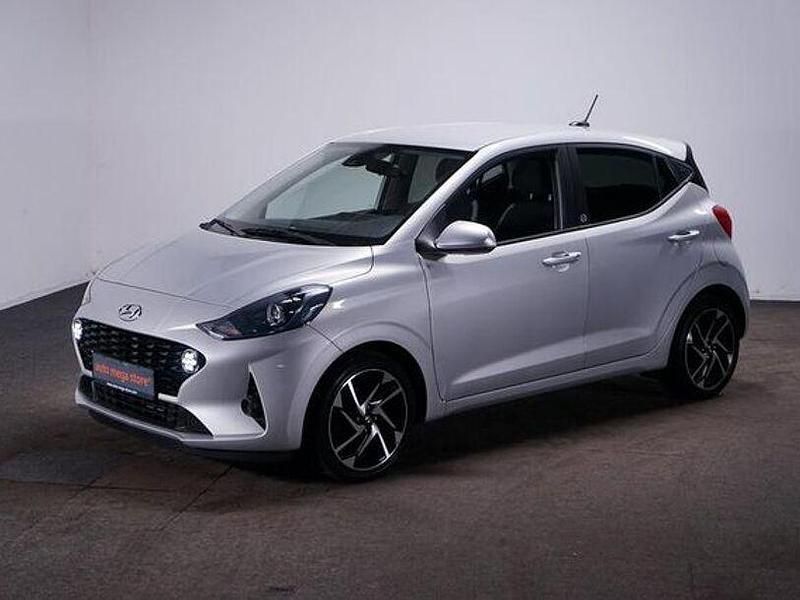 Silber Gebraucht 2021 Hyundai i10 Edition 30+ Kleinwagen | 11.947 € (Fairer Preis) - Bild 1/4