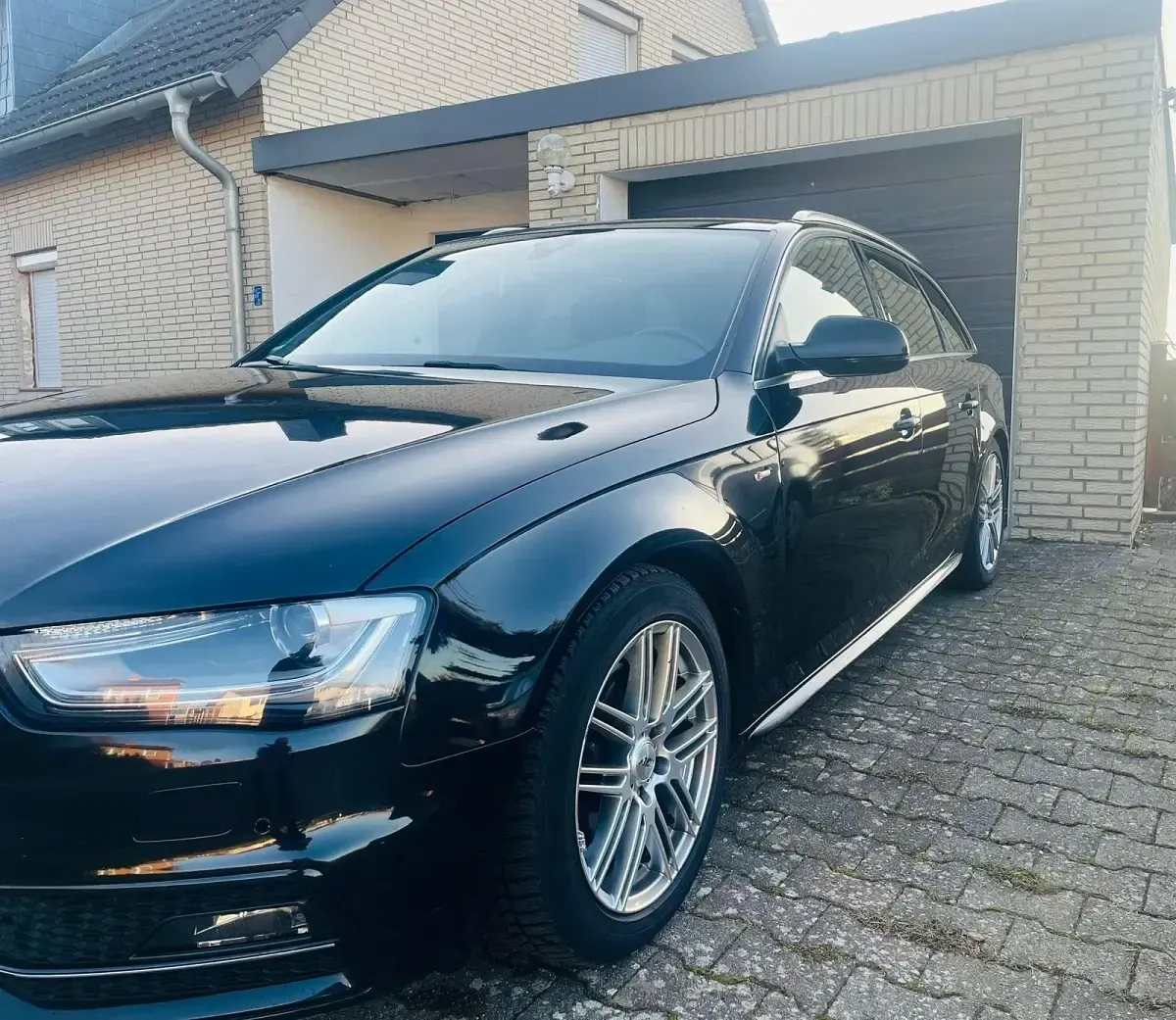 Używany Audi A4 S-Line 190 KM (139 kW) 2015 Czarny Kombi