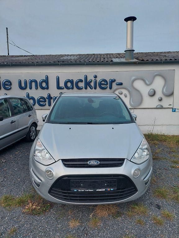 Silber Gebraucht 2010 Ford S-MAX Trend Van / Kleinbus | 2.995 € (Superpreis) - Bild 1/4