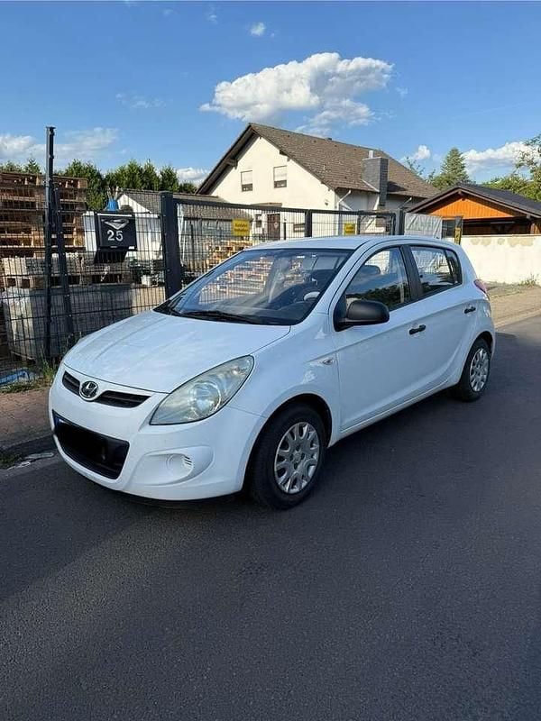 Gebraucht 2011 Hyundai i20 Comfort Limousine | 3.150 € (Fairer Preis) - Bild 1/4