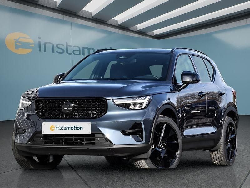 Blau Neu 2025 Volvo XC40 Plus SUV | 53.549 € - Bild 1/4