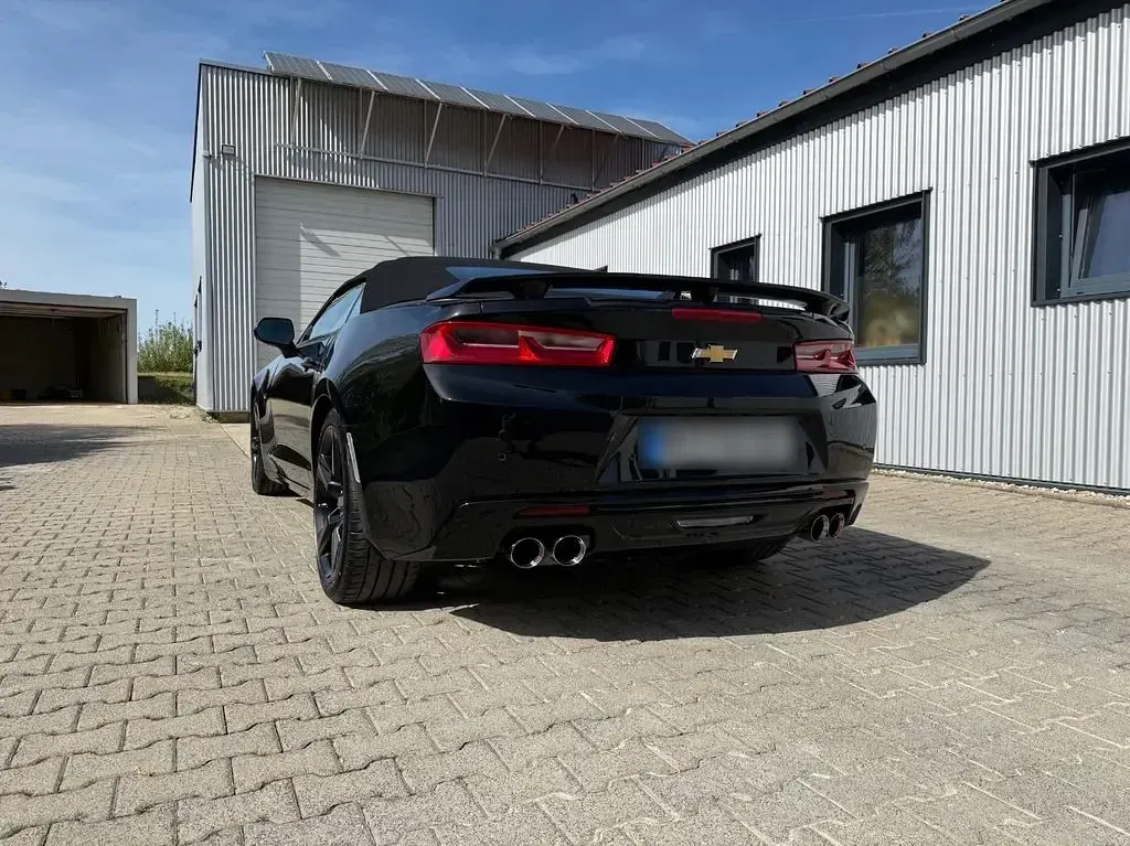 Usado Chevrolet Camaro 453 HP (333 kW) 2018 Preto Cabrios