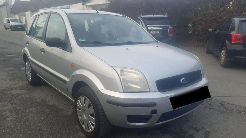 Silber Gebraucht 2004 Ford Fusion Kleinwagen | 2.300 € (Superpreis) - Bild 1/4