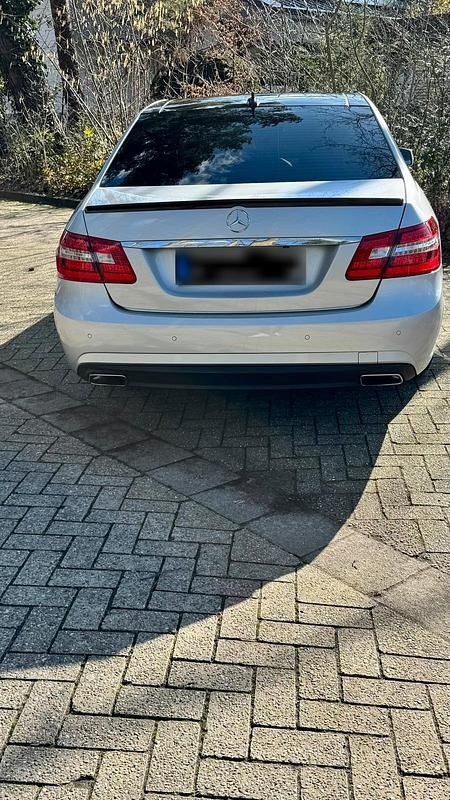 Gebraucht Mercedes E500 387 PS (284 kW) 2009 Silber Limousine