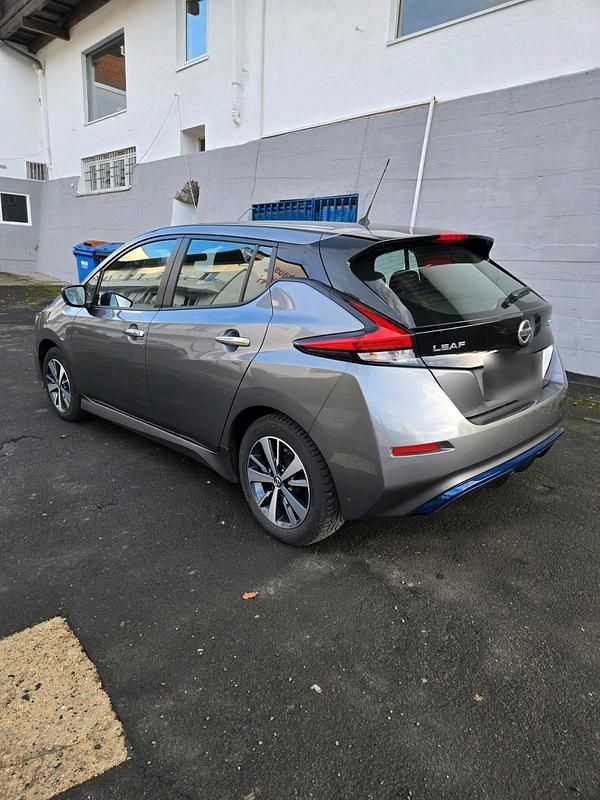 Gebraucht Nissan Leaf 110 kW (150 PS) 2022 Grau Kleinwagen