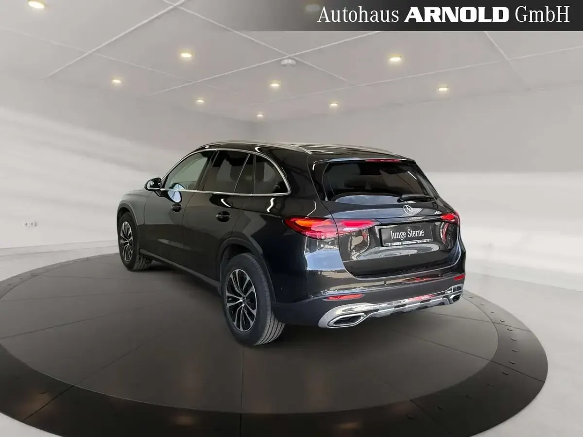 Gebraucht Mercedes GLC200 Avantgarde 227 PS (166 kW) 2025 Grau SUV
