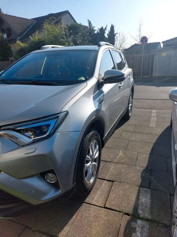 Gebraucht Toyota RAV4 197 PS (144 kW) 2018 Grau SUV