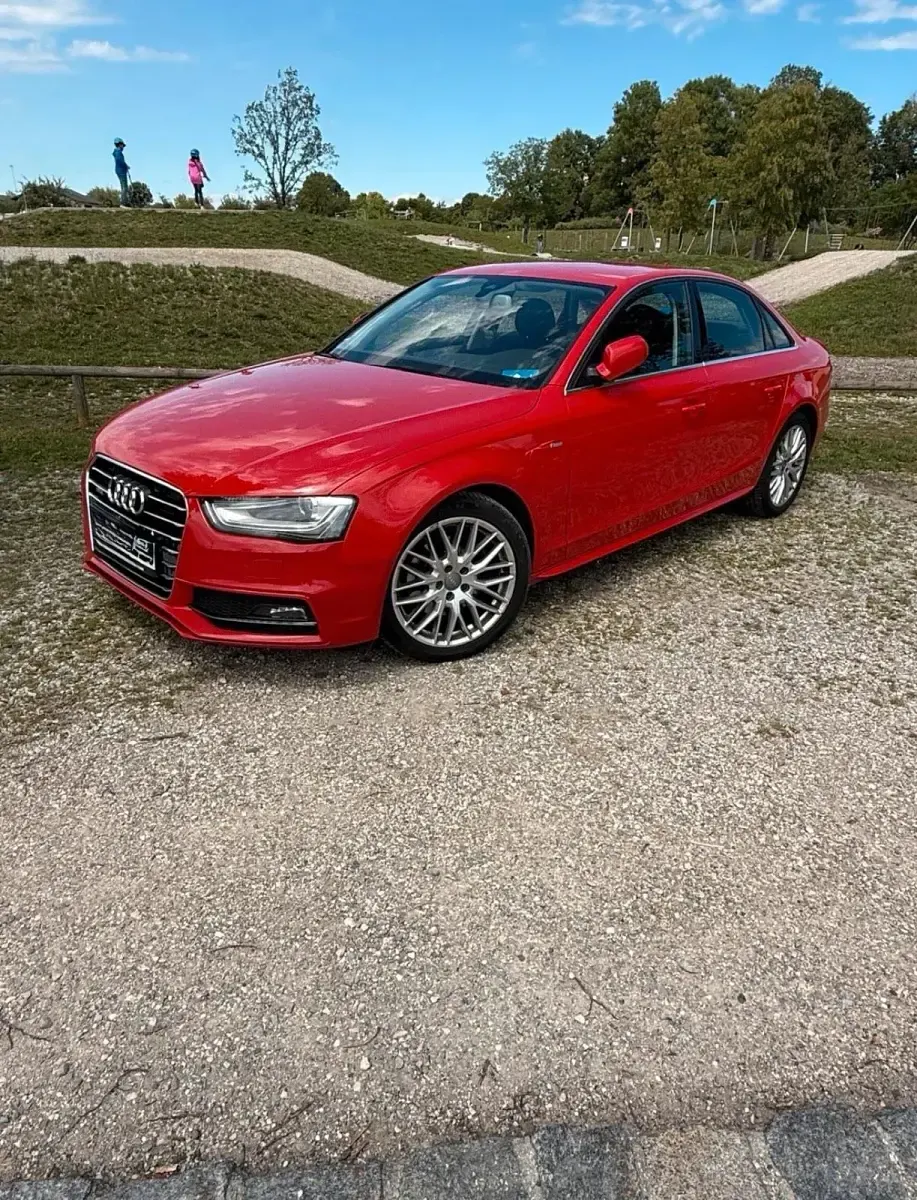 Gebraucht Audi A4 S-Line 204 PS (150 kW) 2015 Rot Limousine