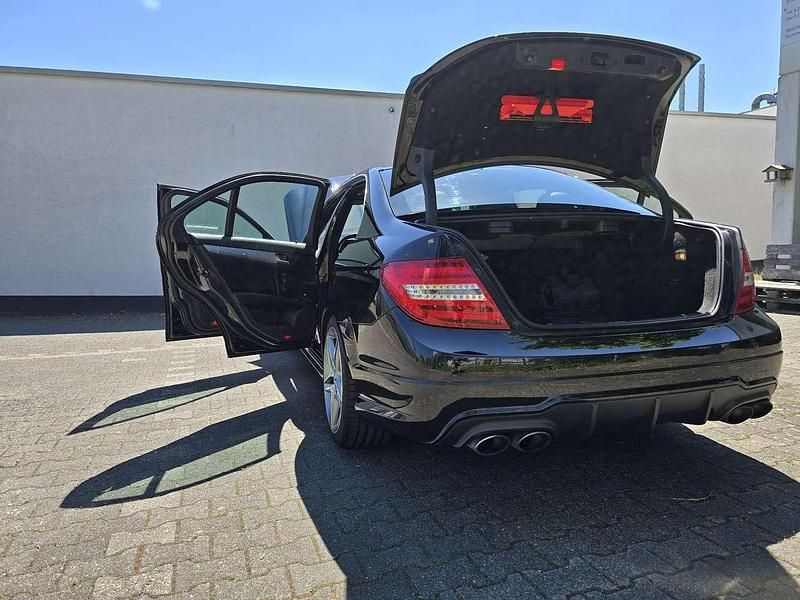Schwarz Gebraucht 2012 Mercedes C63 AMG AMG Limousine | 33.000 € (Superpreis) - Bild 1/4