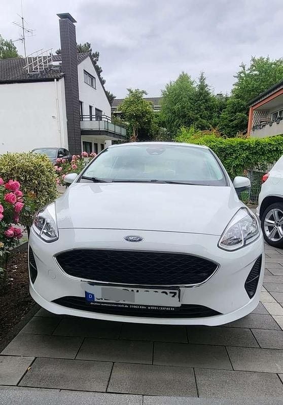 Weiß Gebraucht 2019 Ford Fiesta Trend Kleinwagen | 5.950 € (Superpreis) - Bild 1/4