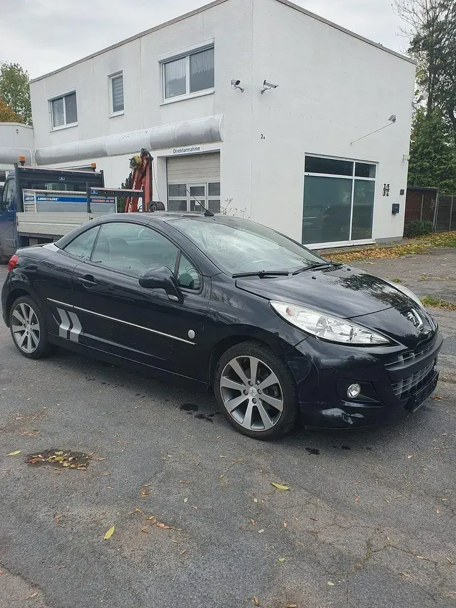 Gebraucht Peugeot 207 CC 120 PS (88 kW) 2013 Schwarz Cabrio