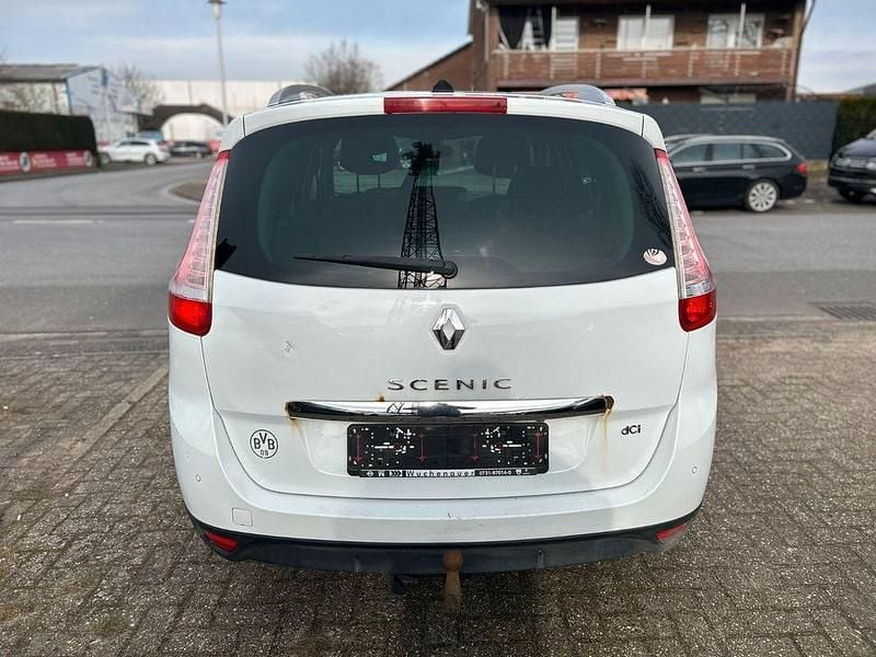 Gebraucht Renault Scénic III Luxe 131 PS (96 kW) 2012 Weiß Van / Kleinbus