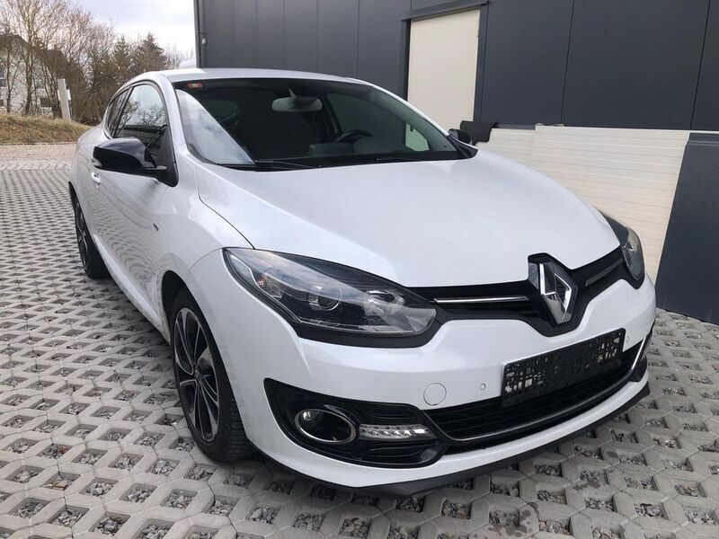 Gebraucht Renault Mégane III Bose Edition 131 PS (96 kW) 2015 Weiß Coupé
