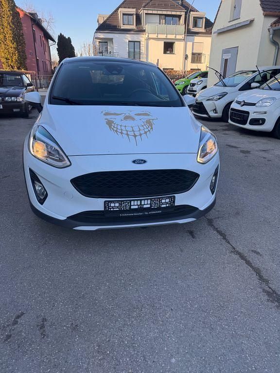 Gebraucht Ford Fiesta Active 101 PS (74 kW) 2018 Weiß Kleinwagen