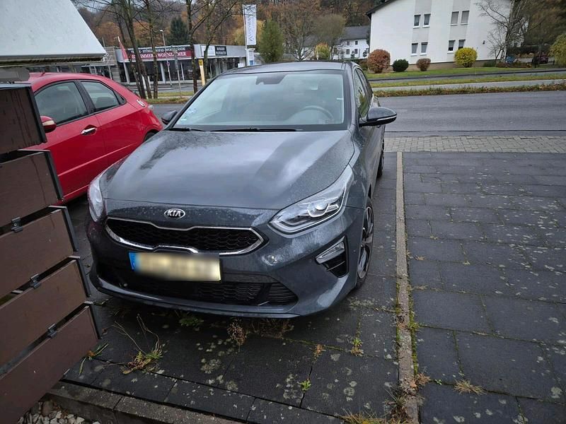 Gebraucht 2018 Kia Ceed Kleinwagen | 13.700 € (Guter Preis) - Bild 1/4