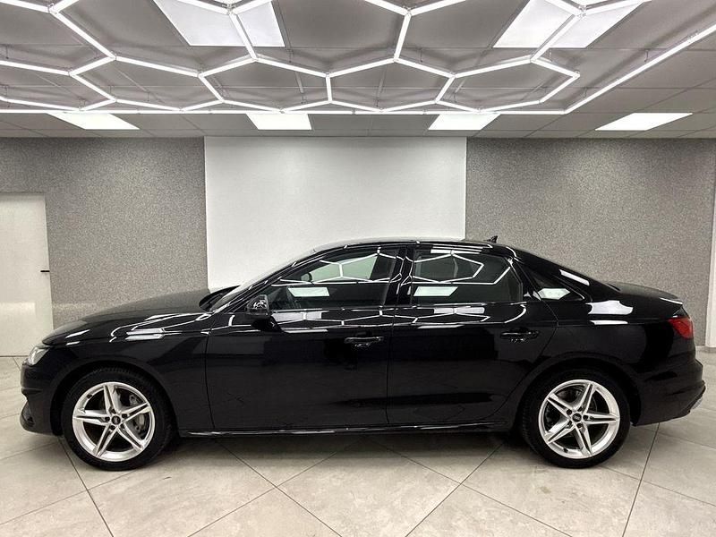 Gebraucht Audi A4 204 PS (150 kW) 2023 Mythosschwarz metallic Limousine