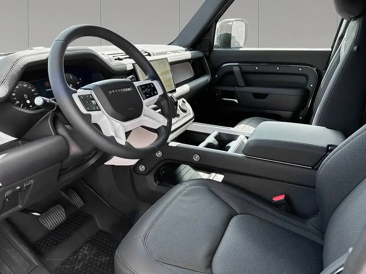 Gebraucht Land Rover Defender 252 PS (185 kW) 2026 Carpathian grey SUV