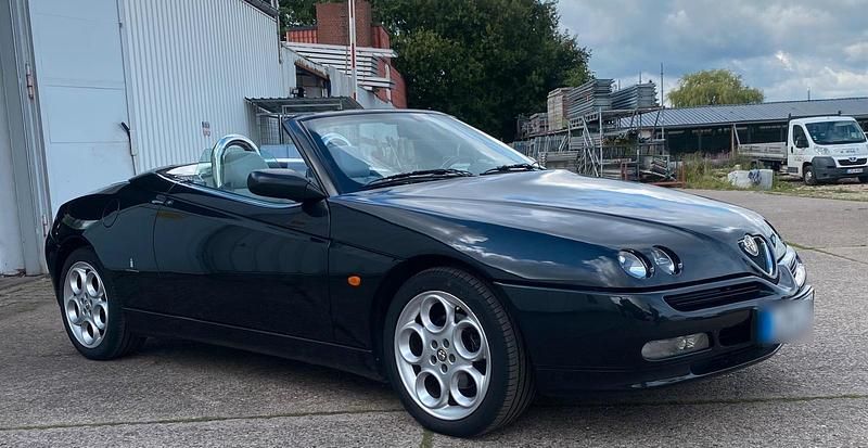 Gebraucht Alfa Romeo Spider 150 PS (110 kW) 2001 Schwarz Cabrio