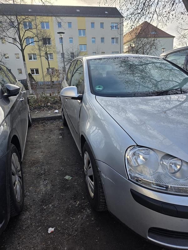 Gebraucht VW Golf V 90 PS (66 kW) 2005 Silber Kleinwagen