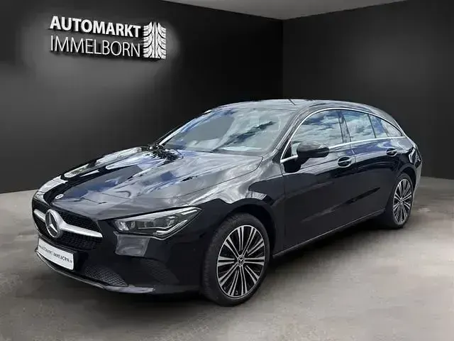 Gebraucht Mercedes CLA250e 218 PS (160 kW) 2022 Schwarz Coupé
