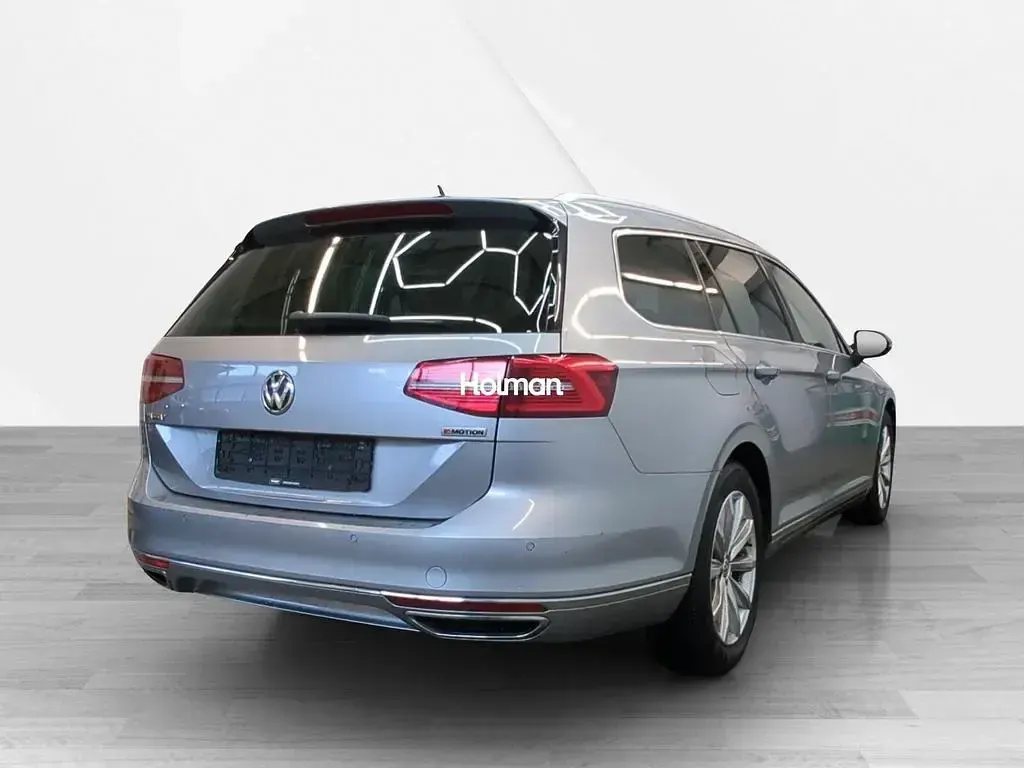 Second-hand VW Passat Highline 190 CP (139 kW) 2019 Argintiu Berlinǎ