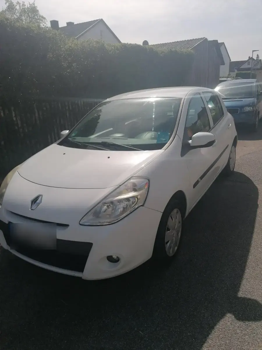 Gebraucht Renault Clio III 75 PS (55 kW) 2010 Weiß Kleinwagen