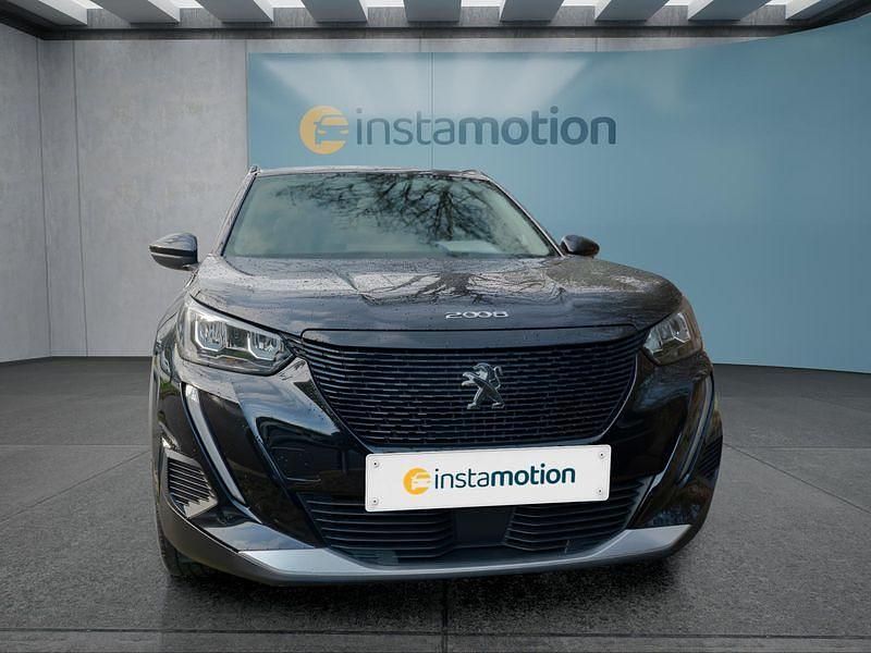 Gebraucht Peugeot e-2008 100 kW (136 PS) 2021 Schwarz SUV