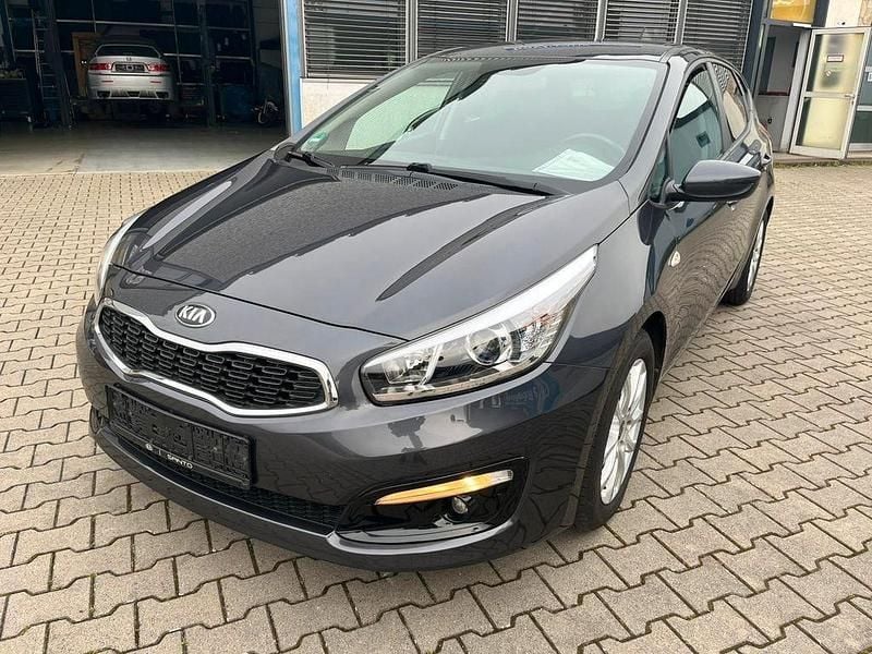 Gebraucht Kia Ceed 99 PS (72 kW) 2017 Kleinwagen
