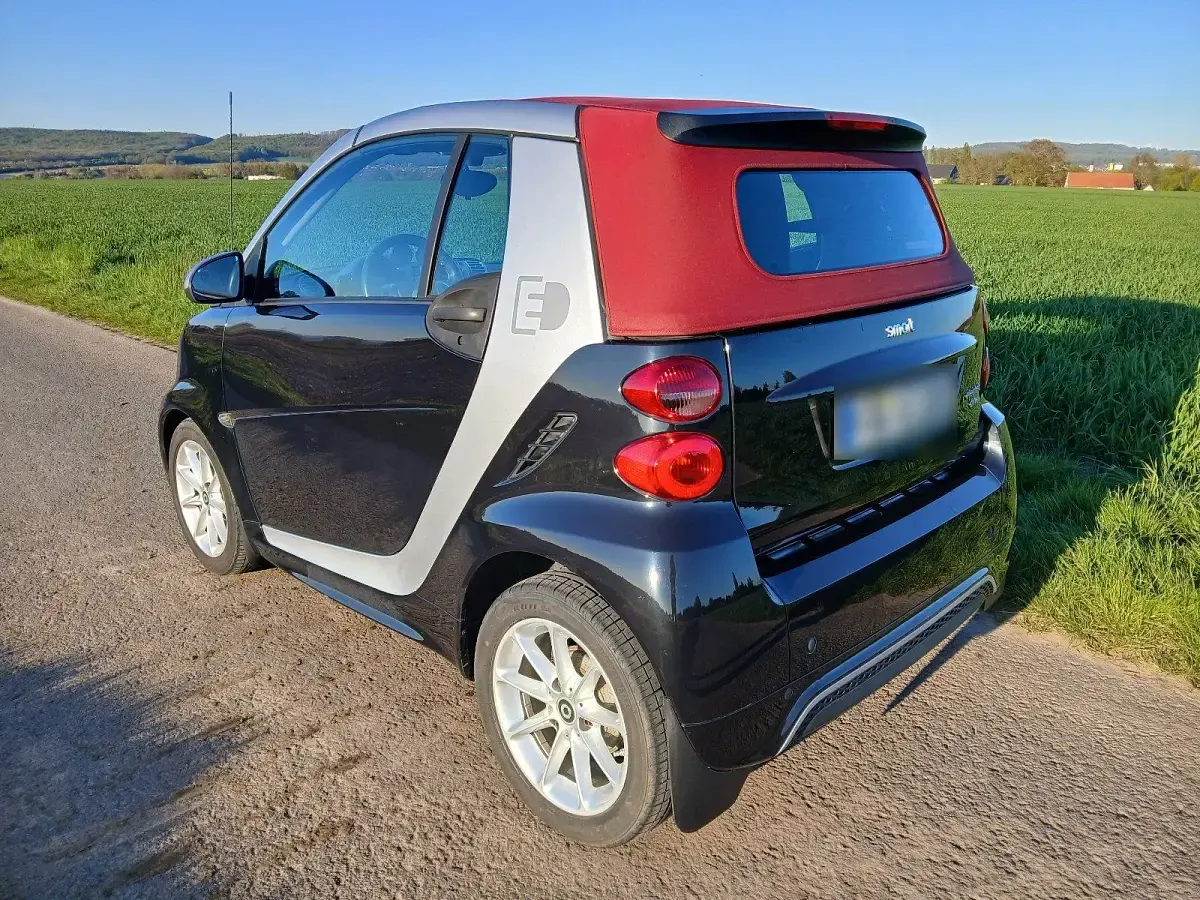Gebraucht Smart ForTwo Cabrio 55 kW (75 PS) 2015 Schwarz Cabrio