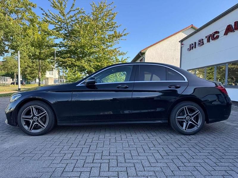 Obsidanschwarz Gebraucht 2019 Mercedes C180 AMG Limousine | 20.999 € (Fairer Preis) - Bild 1/2