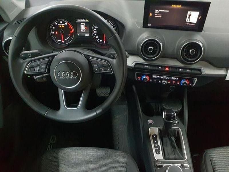 Gebraucht Audi Q2 Advanced 150 PS (110 kW) 2023 Silber SUV