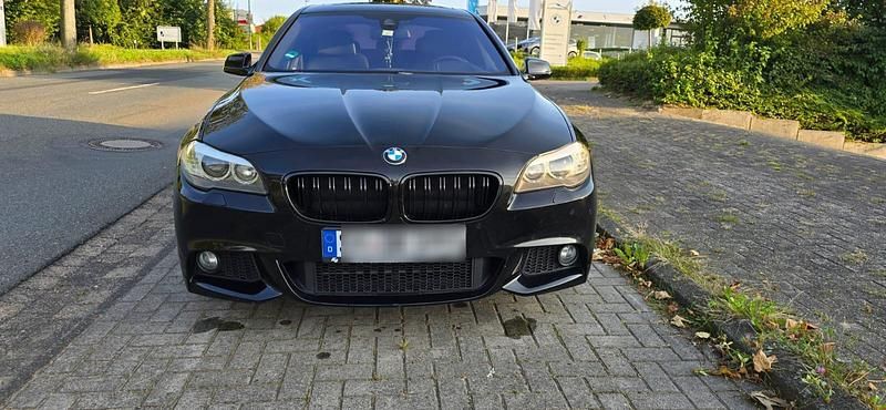 Schwarz Gebraucht 2012 BMW 530 M Sport Limousine | 13.999 € (Fairer Preis) - Bild 1/4