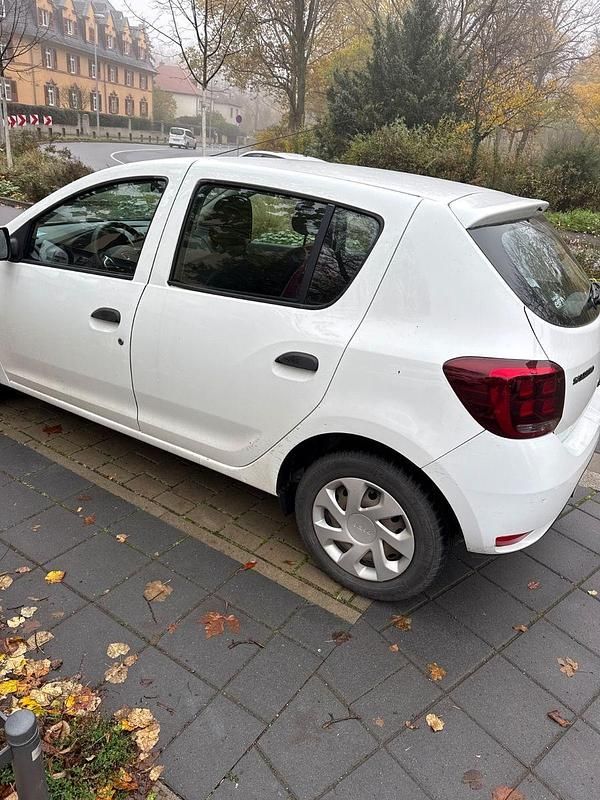 Gebraucht Dacia Sandero Acces 73 PS (53 kW) 2017 Weiß Limousine
