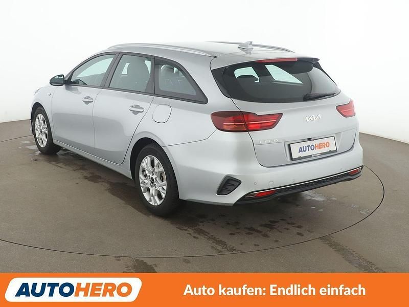 Gebraucht Kia Ceed Edition 7 101 PS (74 kW) 2023 Sparkling silver Kleinwagen