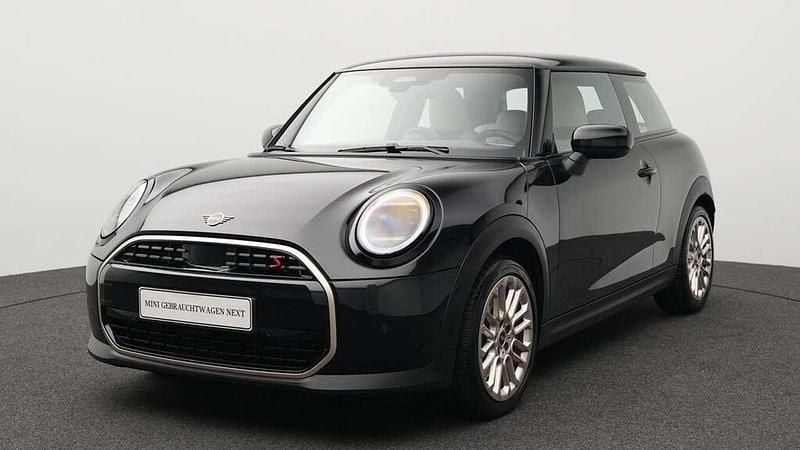 Schwarz Gebraucht 2024 Mini Cooper S Favoured Kleinwagen | 26.969 € (Guter Preis) - Bild 1/4