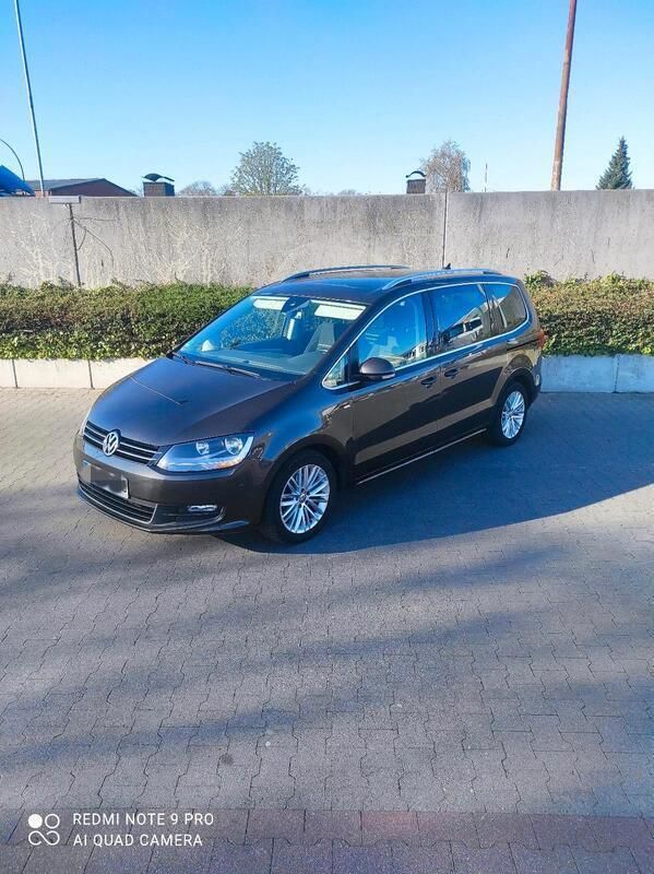 Braun Gebraucht 2015 VW Sharan Cup Van / Kleinbus | 14.900 € (Etwas zu teuer) - Bild 1/4