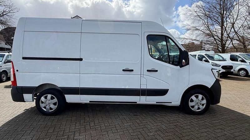 Second-hand Renault Master 150 CP (110 kW) 2020 Alb Monovolum