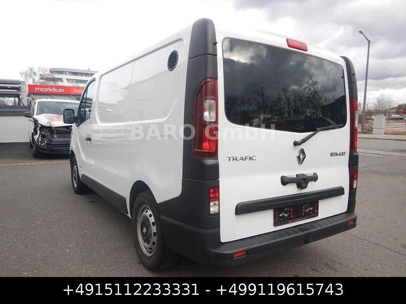 Gebraucht Renault Trafic Komfort 140 PS (102 kW) 2016 Weiß Van / Kleinbus