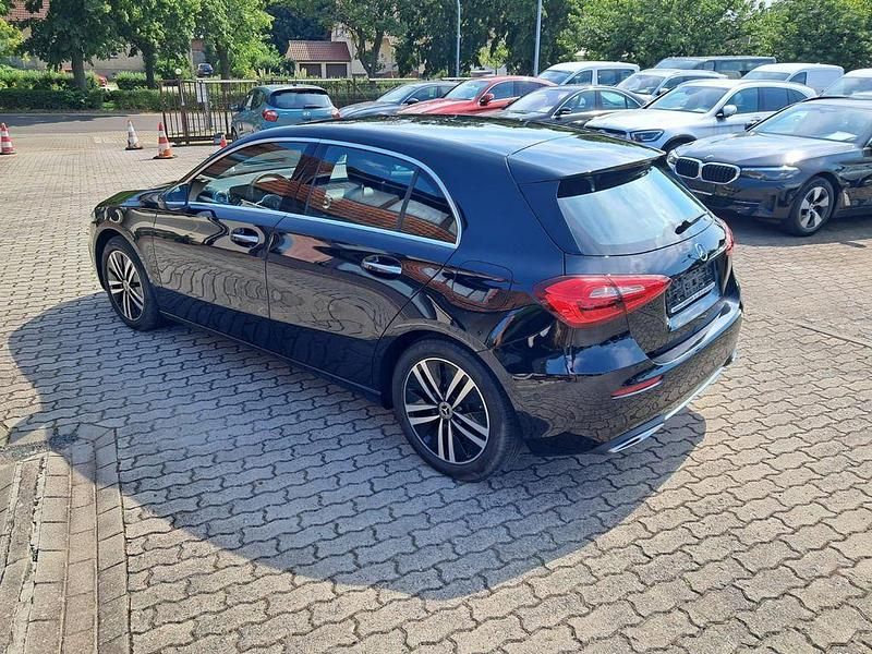 Gebraucht Mercedes A200 Progressive 150 PS (110 kW) 2022 Schwarz Limousine