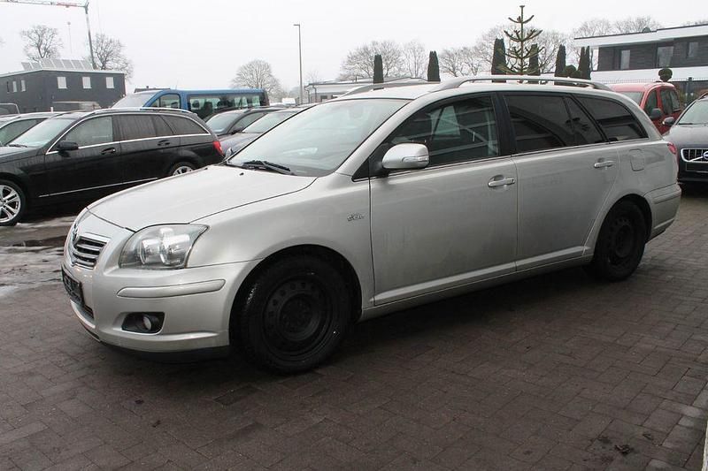 Gebraucht Toyota Avensis Sol 177 PS (130 kW) 2006 Silber Kombi