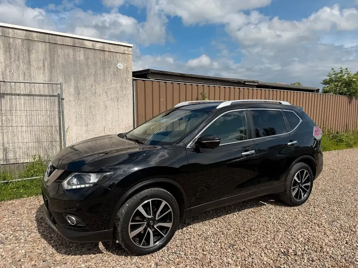 Gebraucht Nissan X-Trail 360º 131 PS (96 kW) 2016 Black pearl (m) SUV