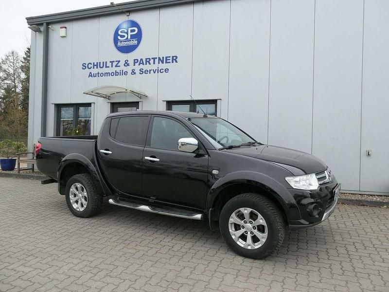 Gebraucht Mitsubishi L200 178 PS (130 kW) 2014 Schwarz Pickup