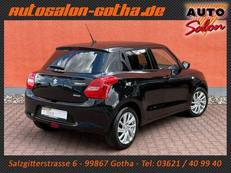 Gebraucht Suzuki Swift Comfort 83 PS (61 kW) 2024 Schwarz Kleinwagen