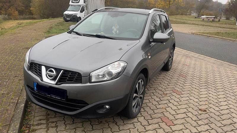 Grau Gebraucht 2012 Nissan Qashqai SUV | 5.000 € (Superpreis) - Bild 1/4