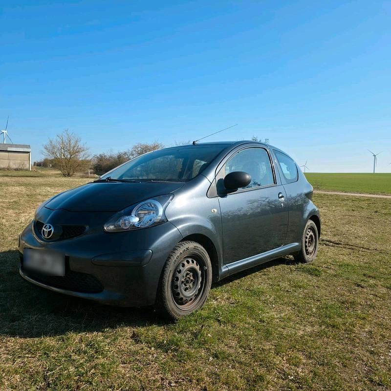 Gebraucht Toyota Aygo 68 PS (50 kW) 2007 Grau Kleinwagen