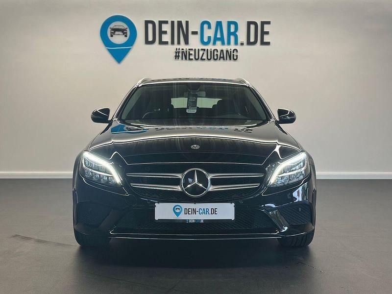 Gebraucht Mercedes C180 156 PS (114 kW) 2018 Schwarz Kombi