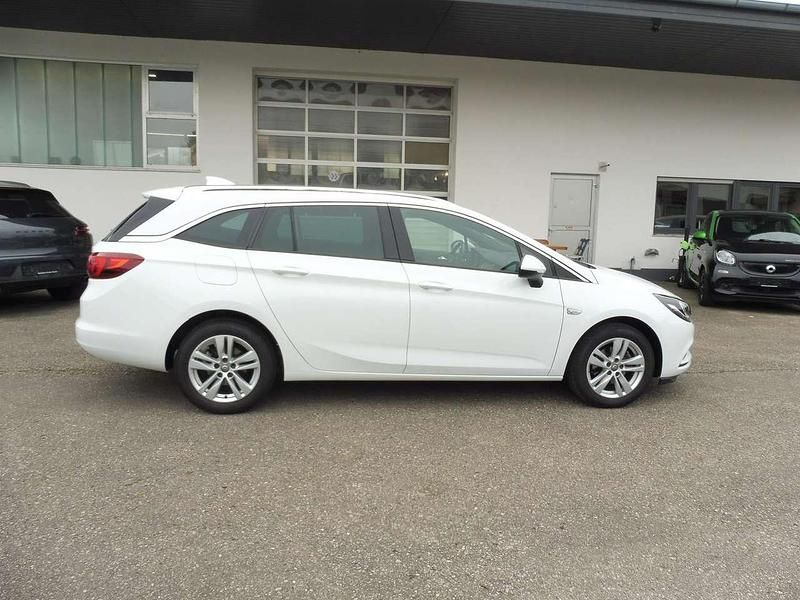 Gebraucht Opel Astra Dynamic 125 PS (91 kW) 2016 Weiß Kombi